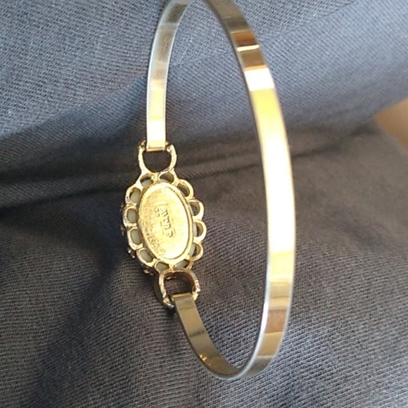 Avon Child Latch Bracelet - Picture 2 of 3